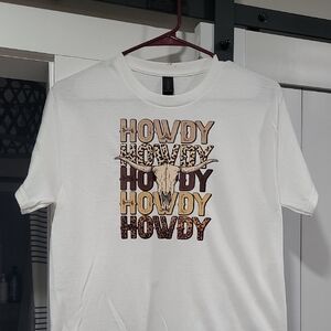 NEW- Gildan White and Brown 'Howdy' Graphic T-Shirt